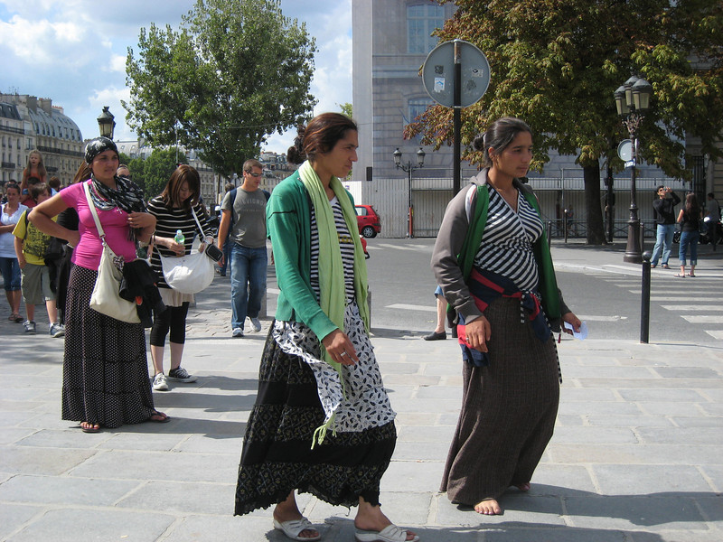 Gypsies, Notre Dame, Paris